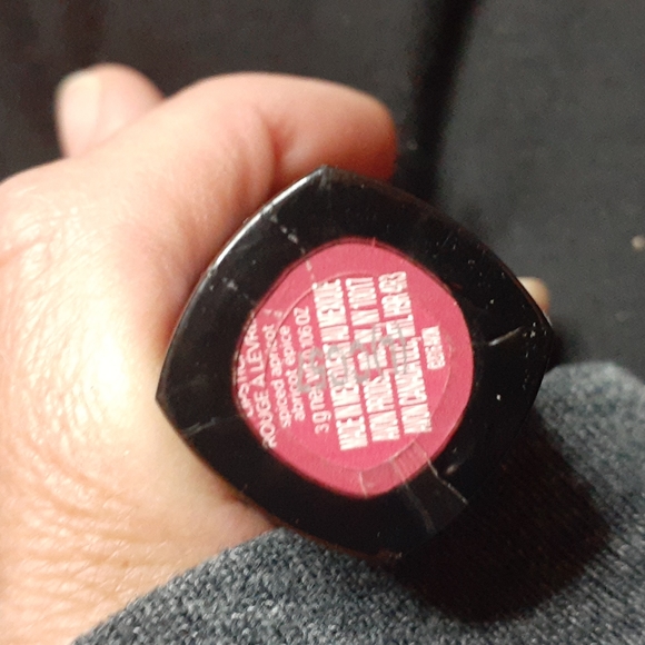 Avon true color lipstick in spiced or candy red - Picture 5 of 10